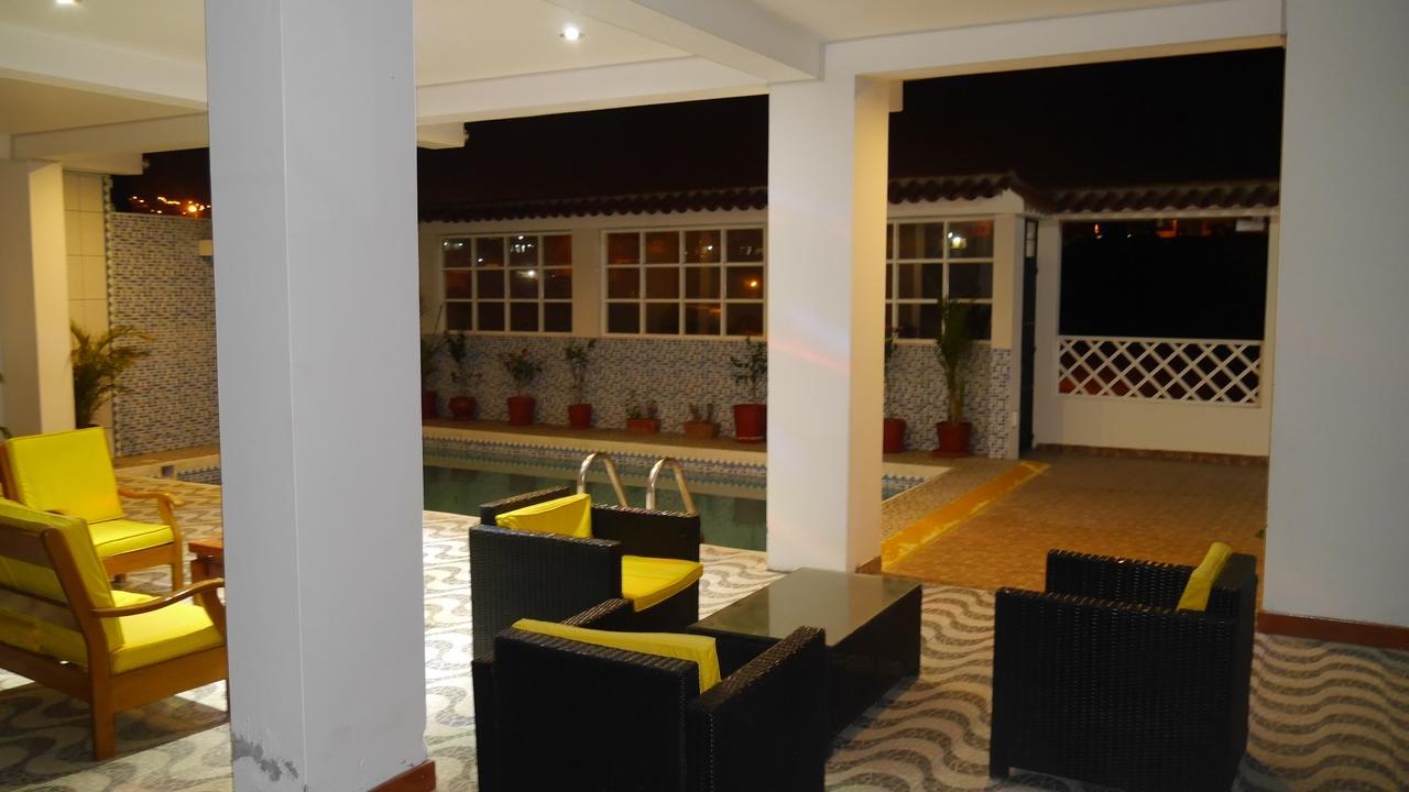 Hotel Villegas III Мойендо Екстериор снимка