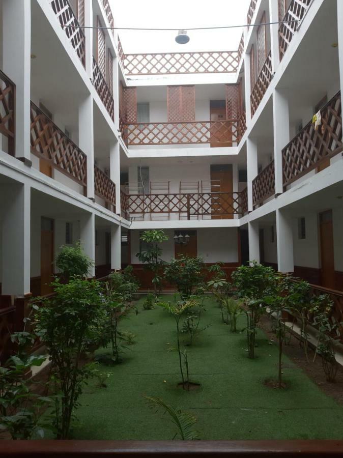 Hotel Villegas III Мойендо Екстериор снимка